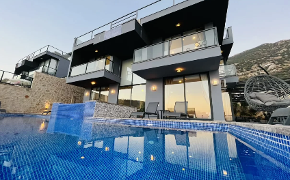 Villa Waterfall 1